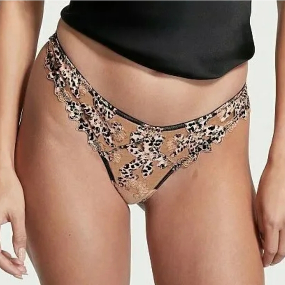 VICTORIAS SECRET VERY SEXY LUXE LINGERIE EMBROIDERED THONG PANTY - Picture 2 of 4
